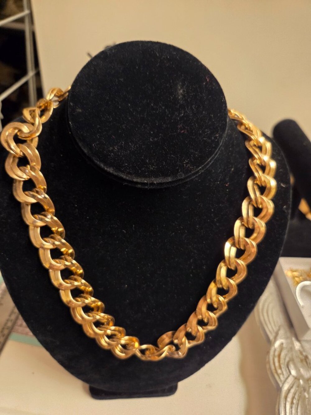 Chunky gold chain